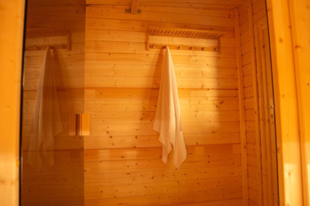 Wellnessoase Mitten In Triberg Triberg im Schwarzwald Exterior photo