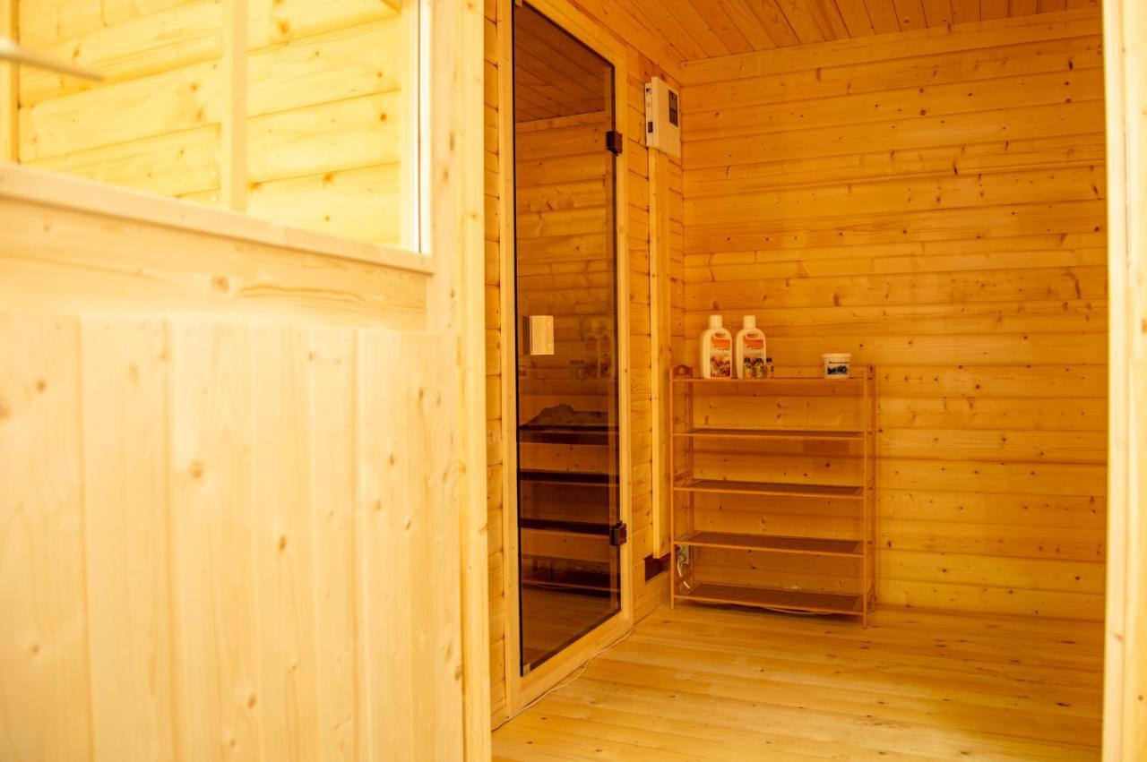 Wellnessoase Mitten In Triberg Triberg im Schwarzwald Exterior photo